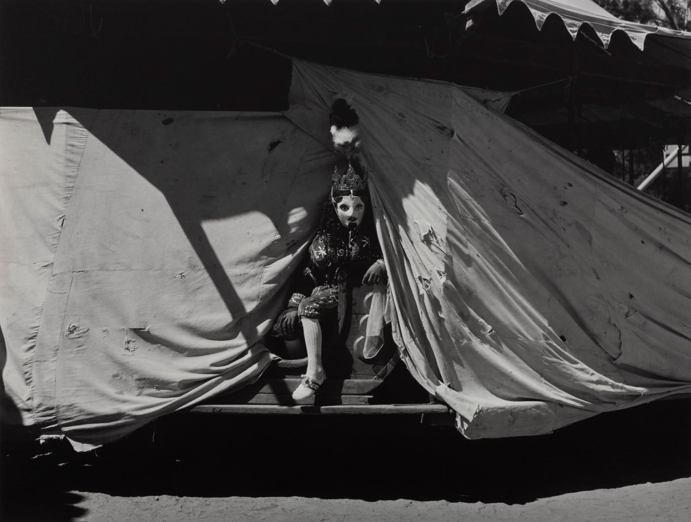 Graciela Iturbide, Merry-Go-Round / Volantín, San Martin Tilcajete, Oaxaca, México, 1976