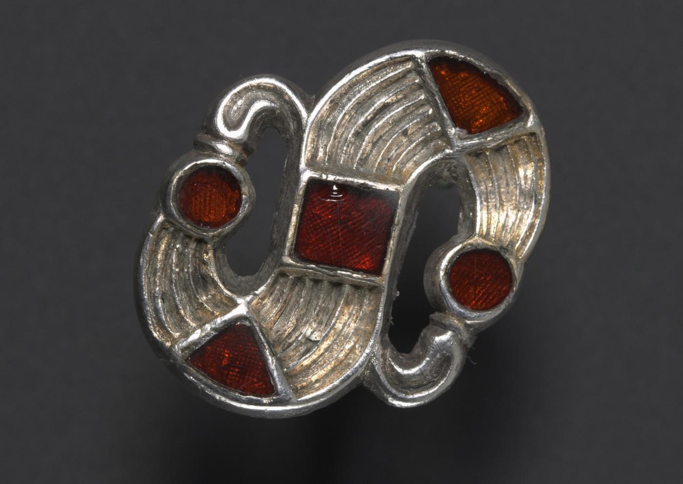 S-Shaped Fibula, 500s