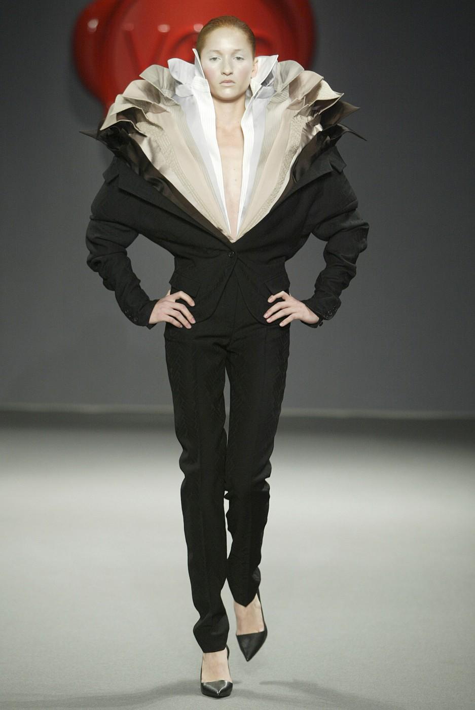 Viktor &amp; Rolf A/W 2003, One Woman Show, Look 32. Viktor and Rolf (Dutch, founded in 1993).