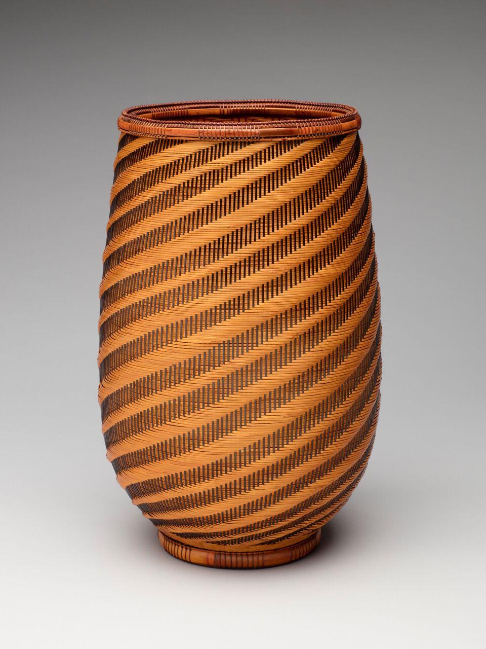 Kajiwara Aya, Spiral Pattern Flower Basket, 2014