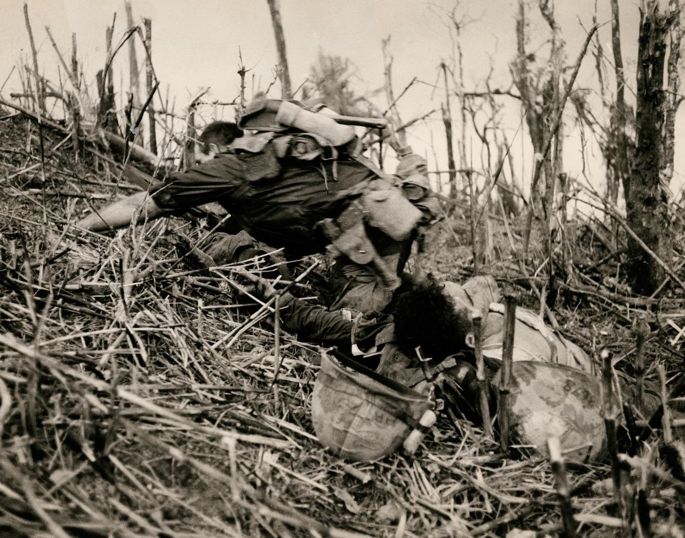 Catherine Leroy, 881N, Navy Corpsman Vernon Wike, April 1967. DOGMA BATTLEFIELD LENS COLLECTION.