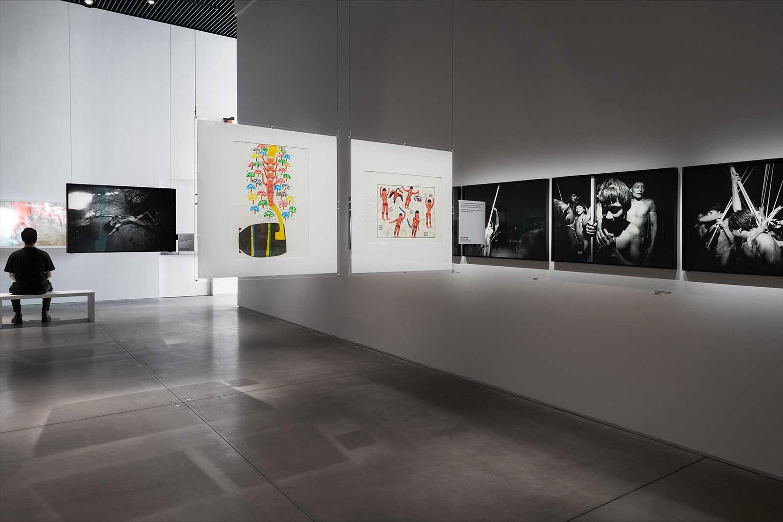 Exhibit display