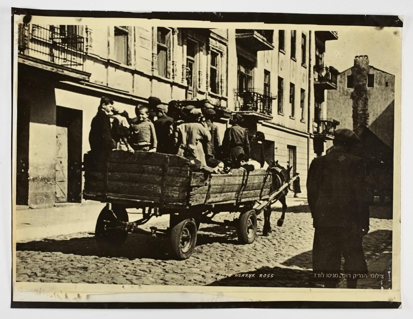 Henryk Ross, Children being transported to Chelmno nad Nerem (later renamed Kulmhof) death camp, 1942