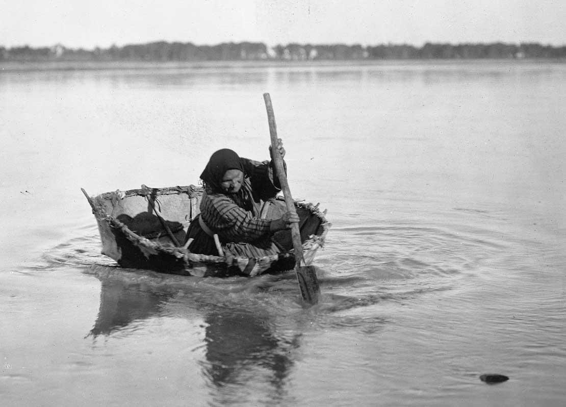 Mandan bull boat, 1908.