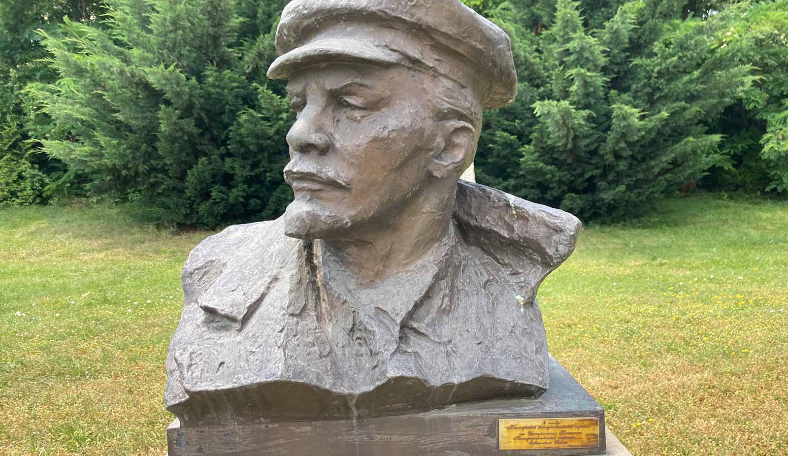 Lev Kerbel, Lenin