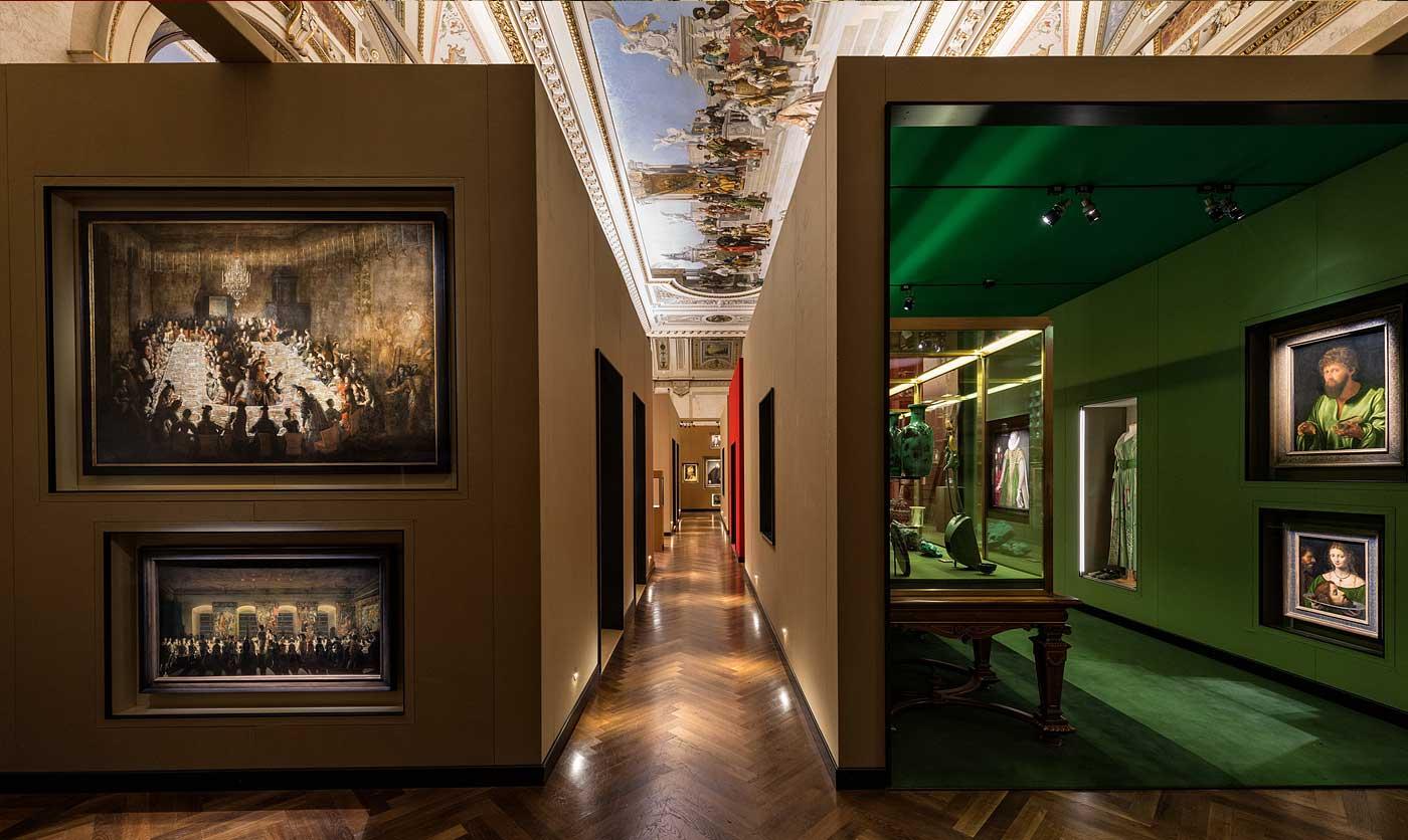 Installation view of Spitzmaus Mummy in a Coffin and other Treasures