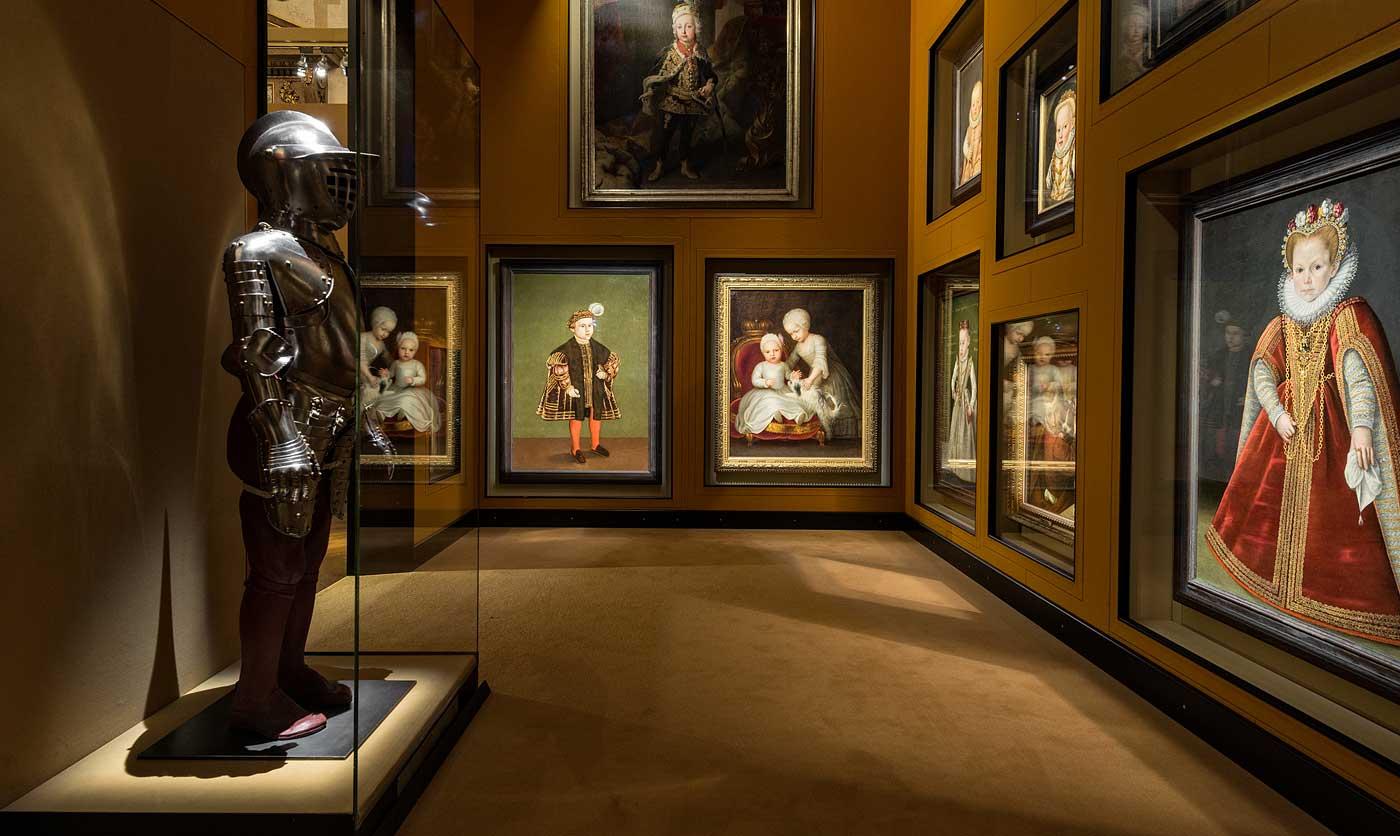 Installation view of Spitzmaus Mummy in a Coffin and other Treasures