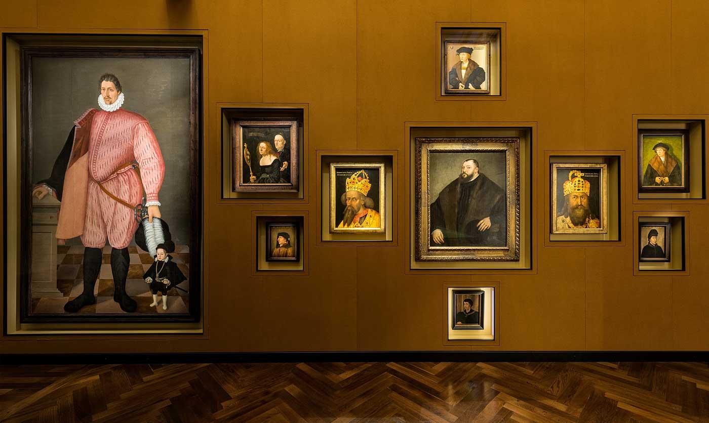 Installation view of Spitzmaus Mummy in a Coffin and other Treasures